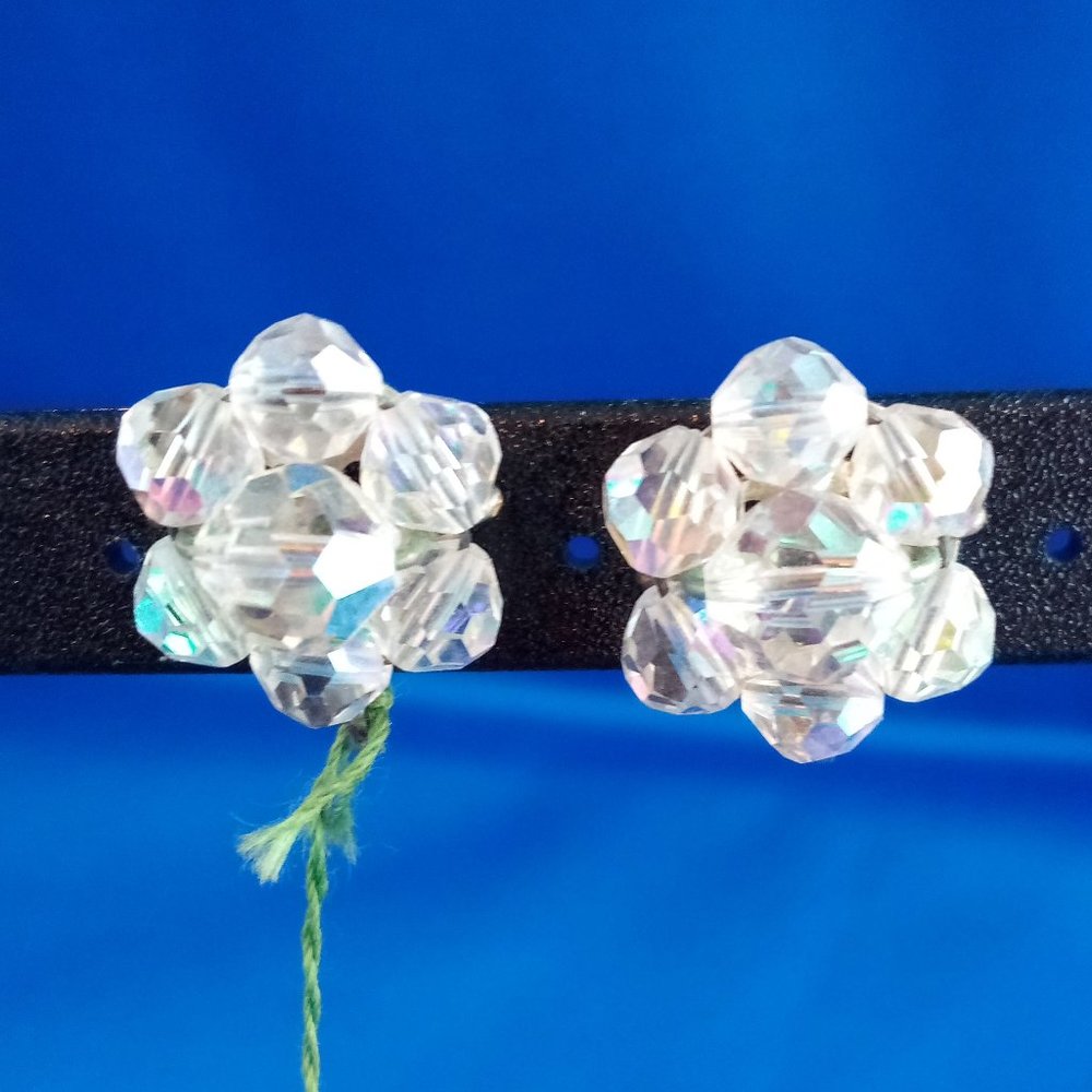 vintage mid century aurora borealis crystal cluster screwback earrings